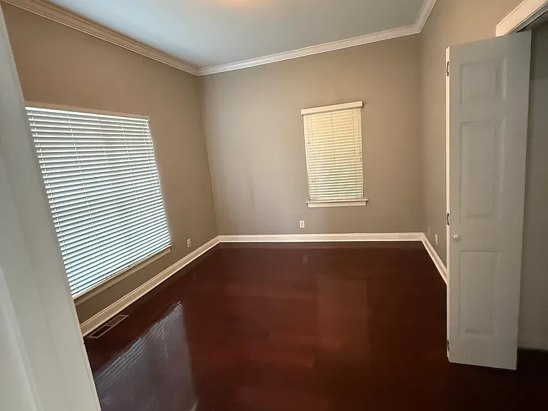 513 Oliver St — Photo 11