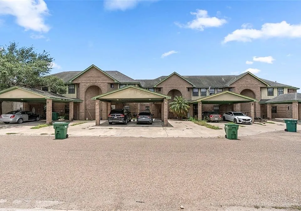 2606 Charleston Ln