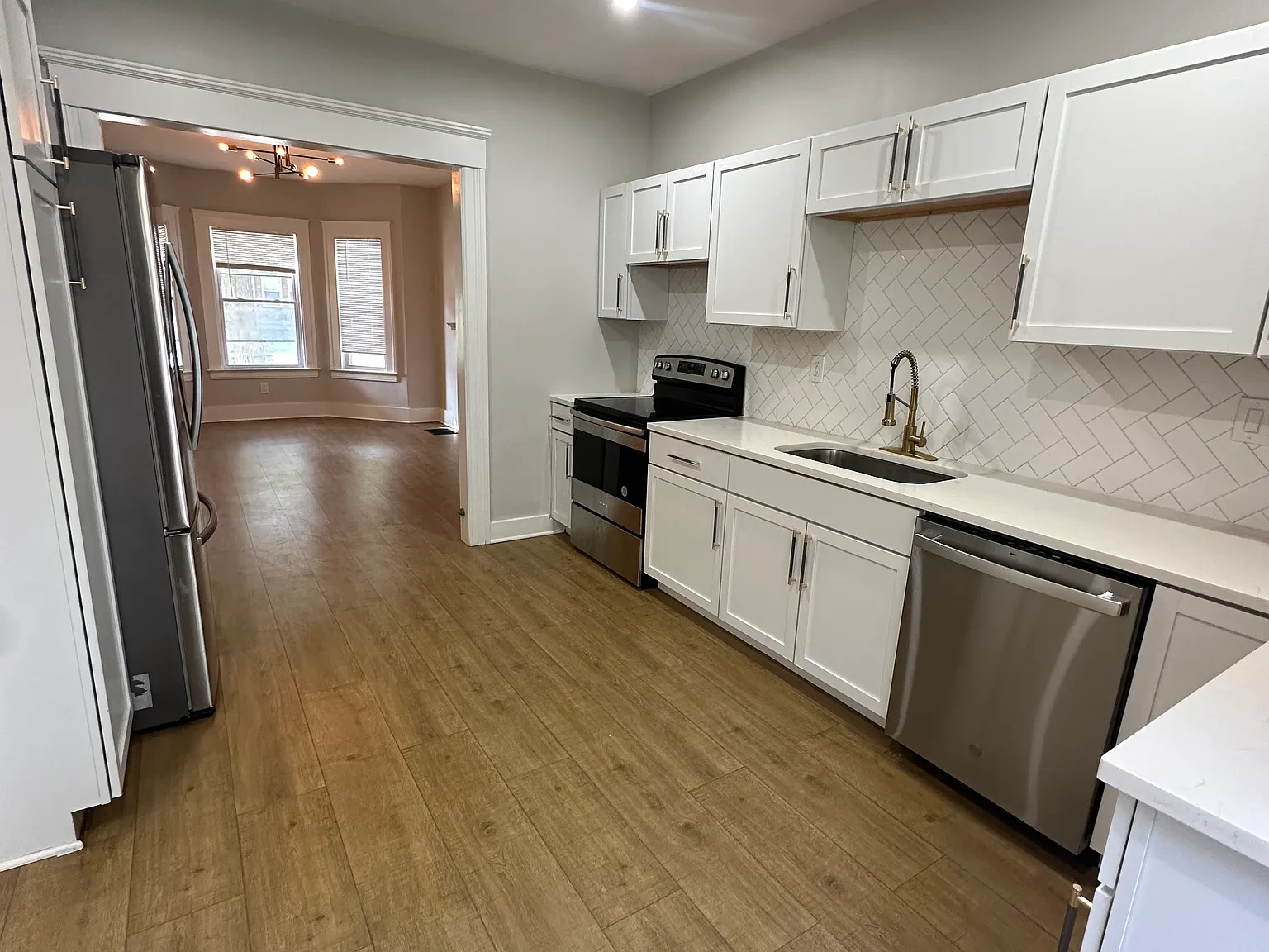 3 bed, 1600 sqft, $1,800 — Photo 4