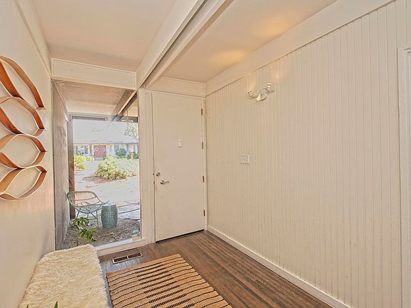 4th image of 3530 Scenic Dr