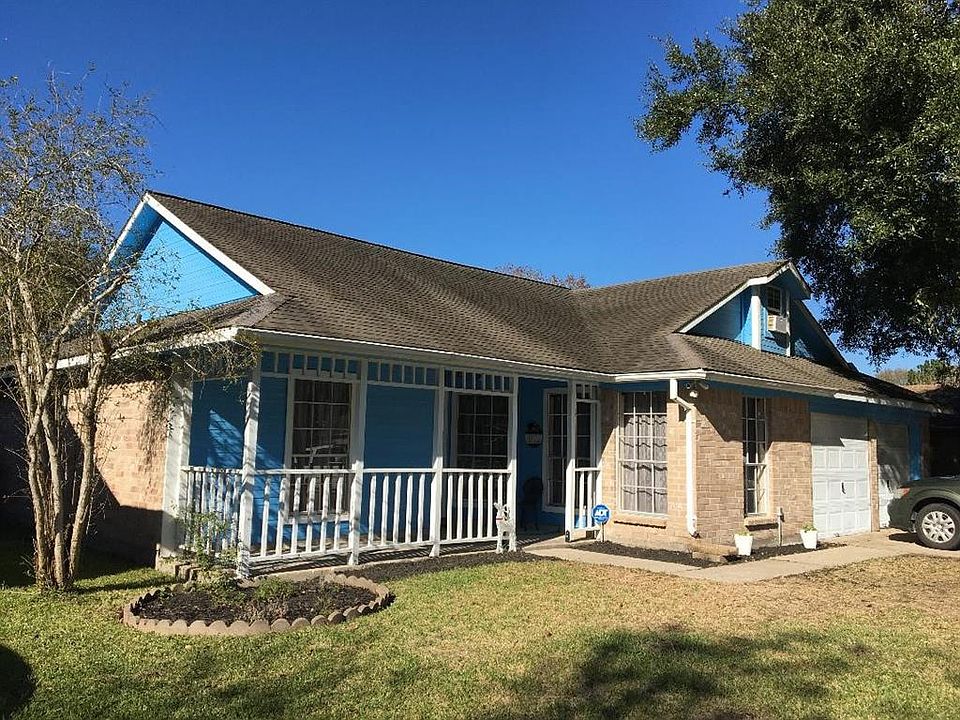 1st image of 2918 Tarpon Dr