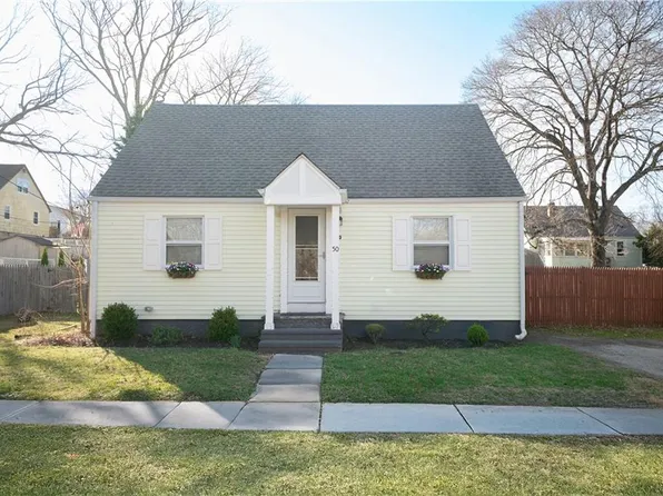 50 Aetna St, Cranston, RI 02910