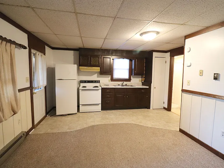 364 Main St #4 — Photo 6