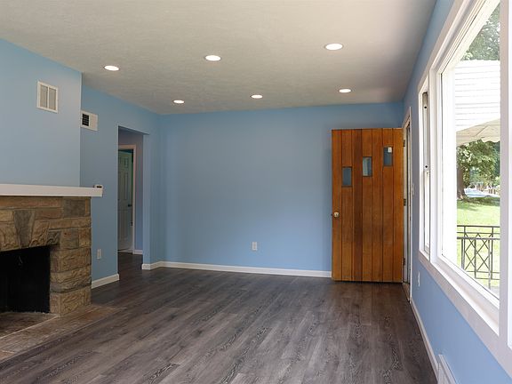 5th image of 416 Alba Ave