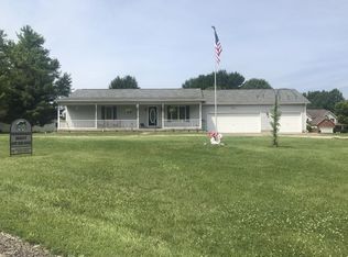 4 Robin Ln, Marshall, IL 62441