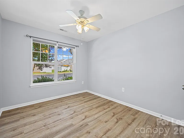 2052 Shady Pond Dr — Photo 20