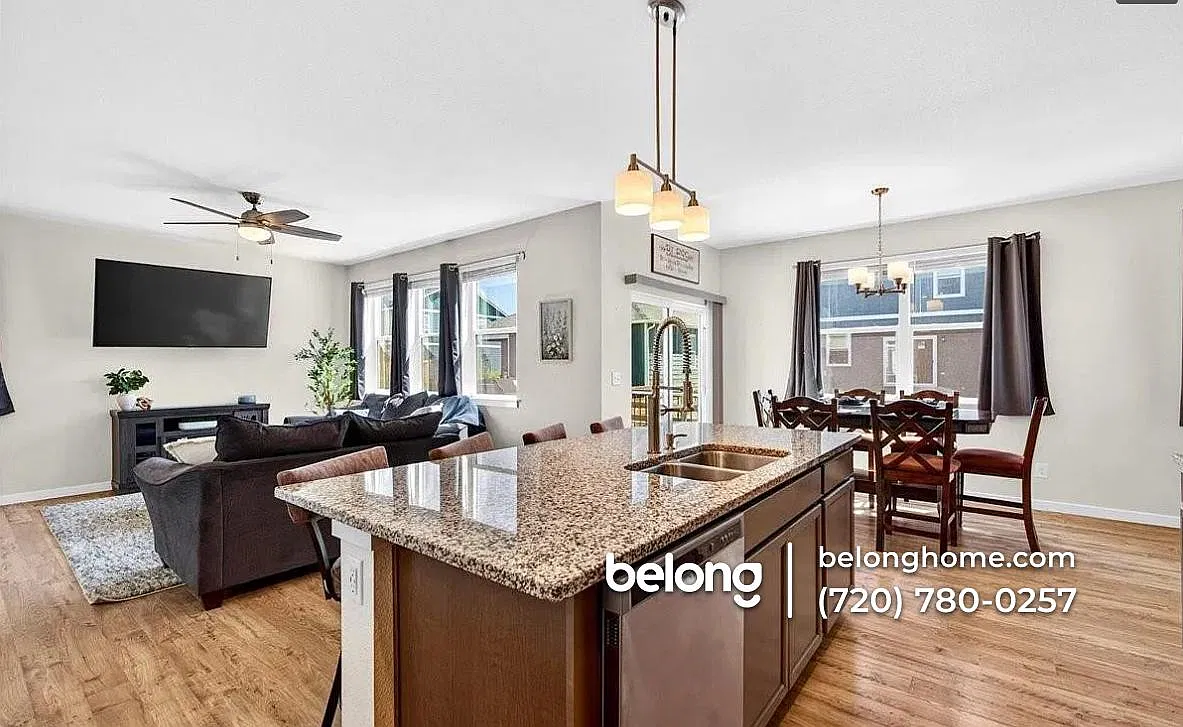 4 bed, 2.5 bath, 2210 sqft, $2,645 — Photo 2