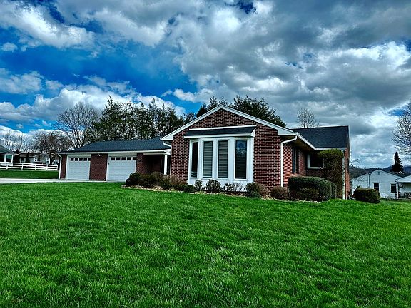 2nd image of 103 Dogwood Dr