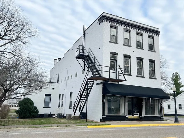 302 N Main St, Red Bud, IL 62278