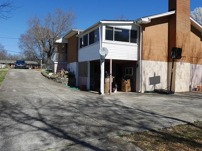 919 Allen Rd — Photo 10