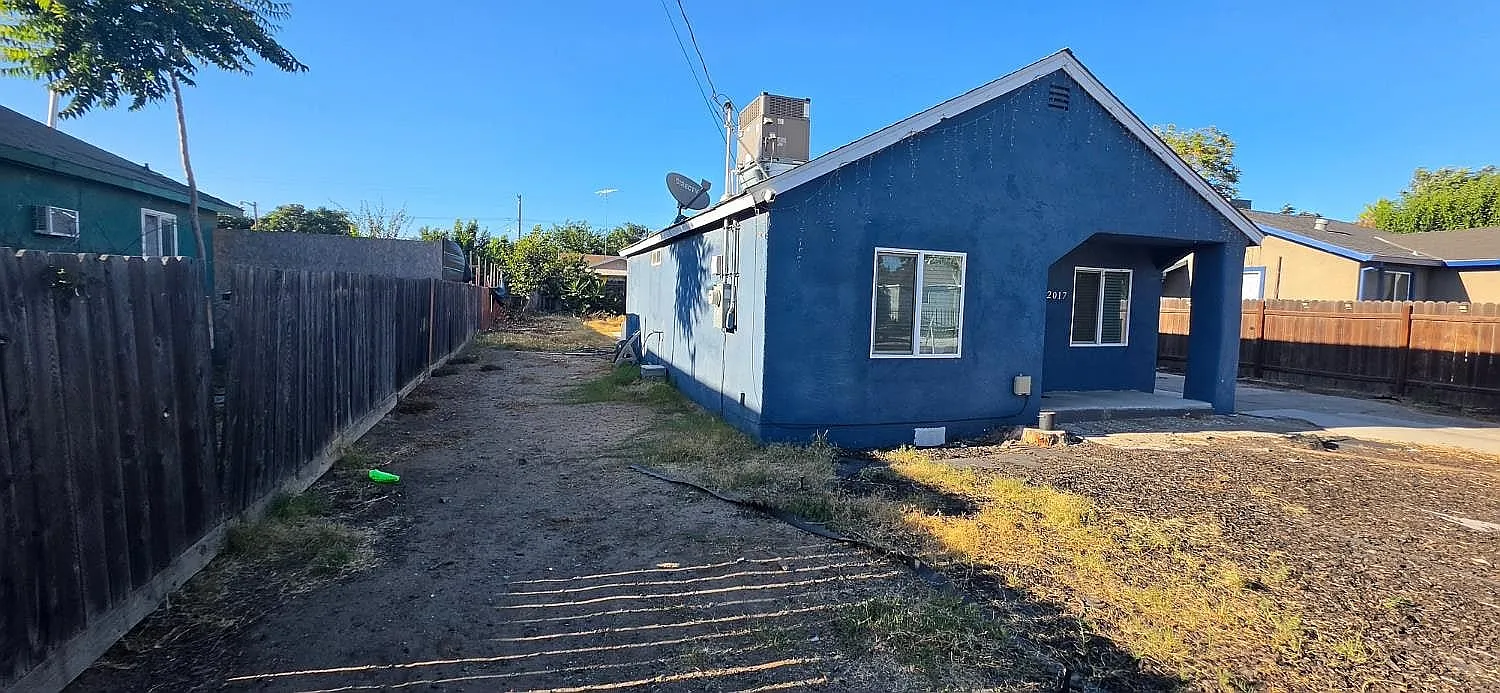 2017 Donald Street — Photo 2