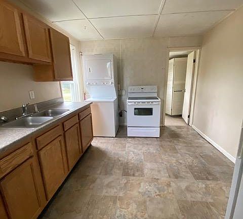 3rd image of 175 Mill St
