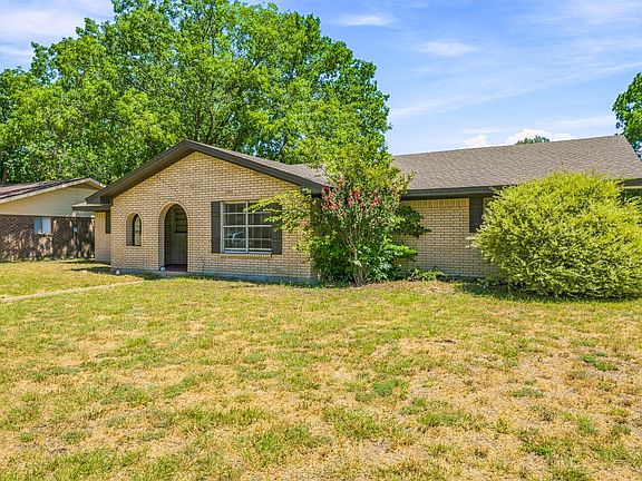 3rd image of 905 Meadowlark Ln