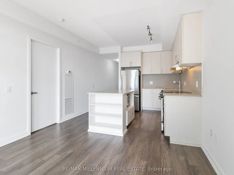 2560 Eglinton Ave W #609 — Photo 22