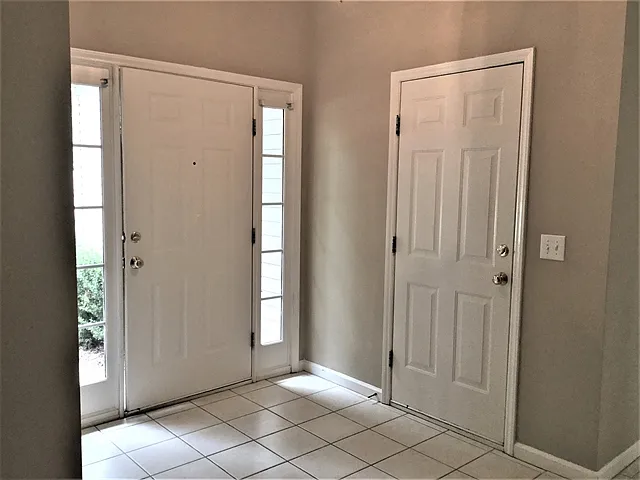 3 bed, 2.0 bath, 1458 sqft, $1,835 — Photo 3