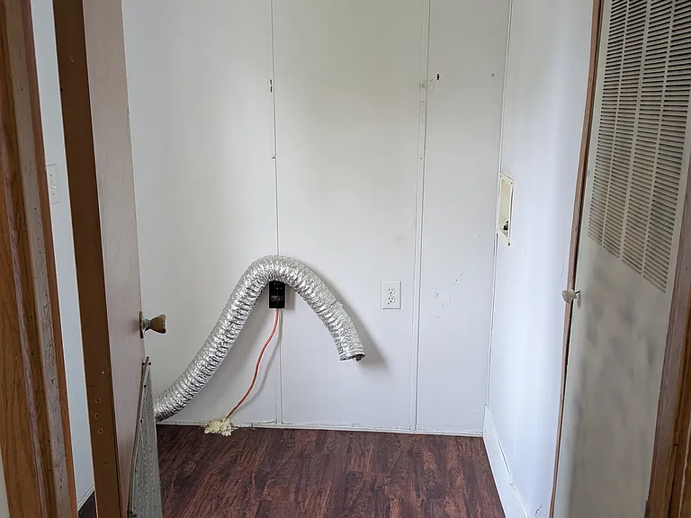 64 Rosebud Ave — Photo 10