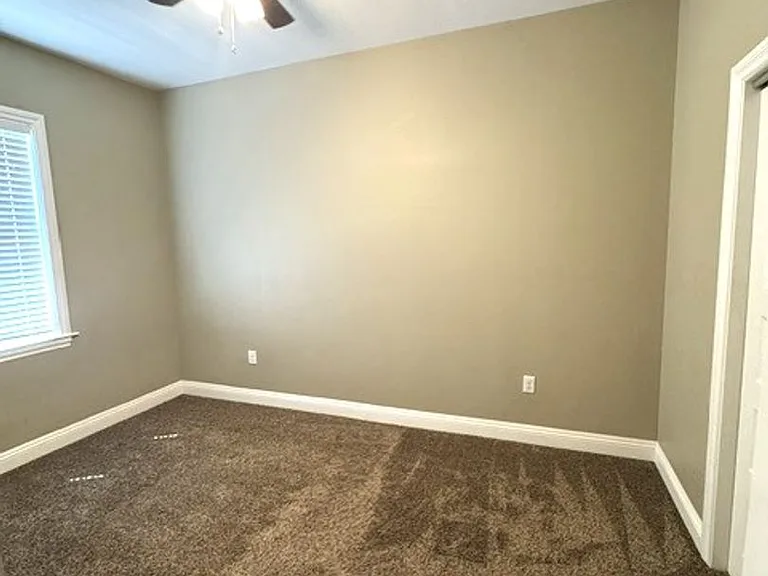 Willows Park Apartments — Photo 4