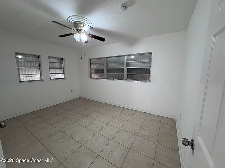 305 Edinburgh Dr — Photo 18