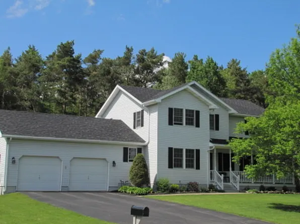 32 Woods Dr, Canton, NY 13617