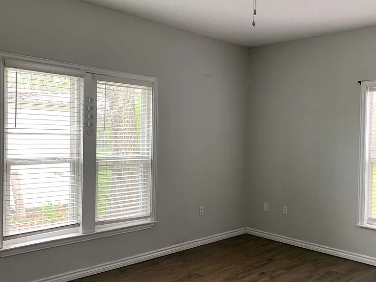 1005 Wolfe City Dr — Photo 4
