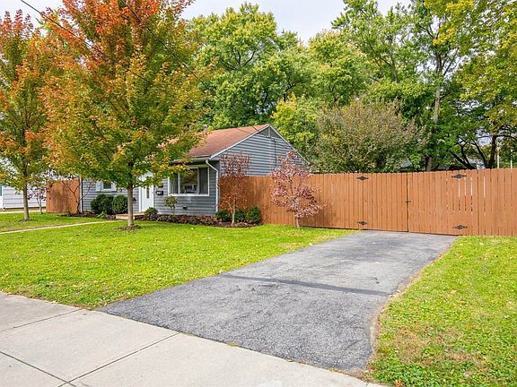 5th image of 164 Eastwood Ave