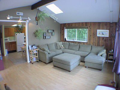 3rd image of 1727 Lyle Ave