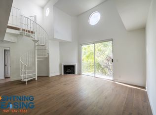 884 Palm Ave #5/3-304C, West Hollywood, CA 90069