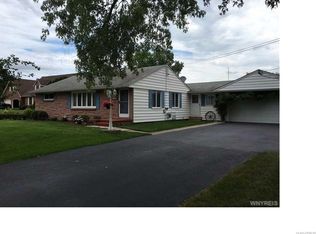 4193 Johnson Rd, Lockport, NY 14094