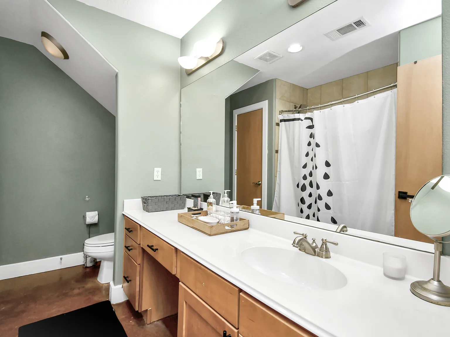2 bed, 1357 sqft, $2,000 — Photo 4