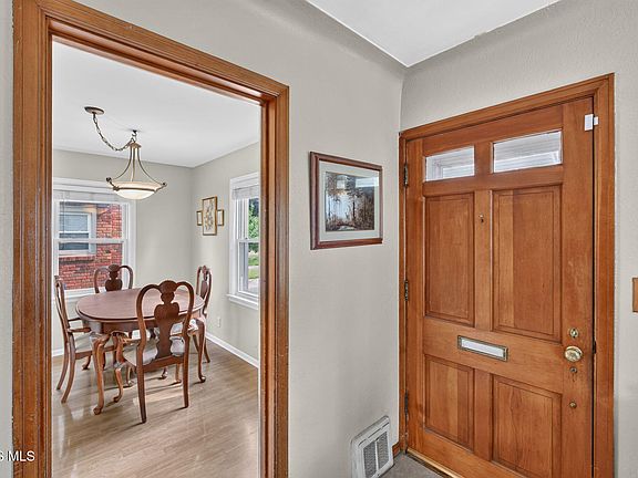 5th image of 3747 Rushland Ave