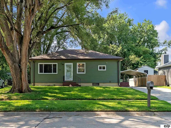 907 W 29th Ave, Bellevue, NE 68005