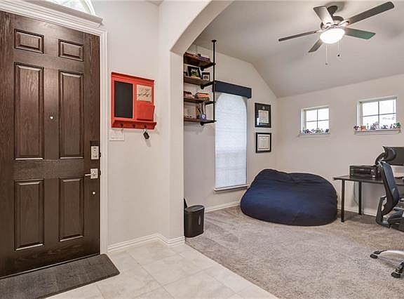 4th image of 1429 Freesia Dr