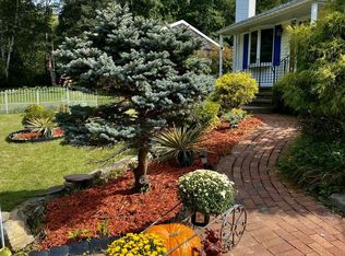 3 Lincoln Dr, Glenmont, NY 12077