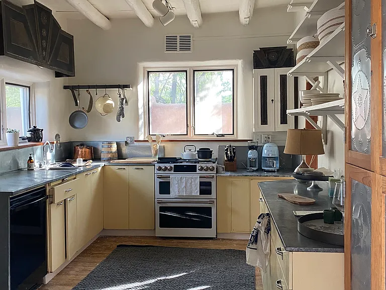 1571 Bishops Lodge Rd #B — Photo 5