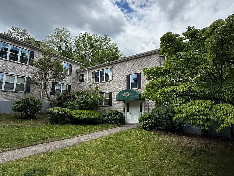 148 Newton St #2 — Photo 14