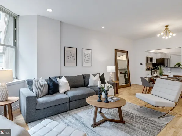 1600 Arch St APT 1514, Philadelphia, PA 19103