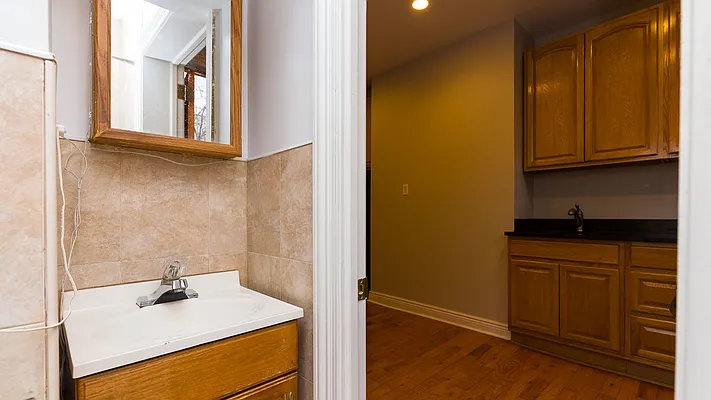 Rented by Nooklyn NYC LLC | media 25