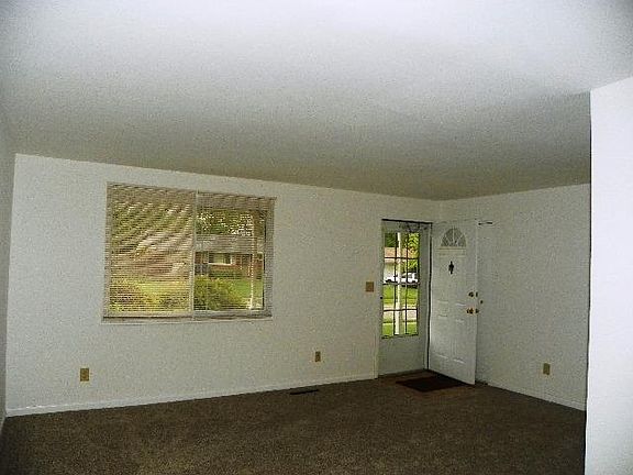 2nd image of 1583 Continental Dr