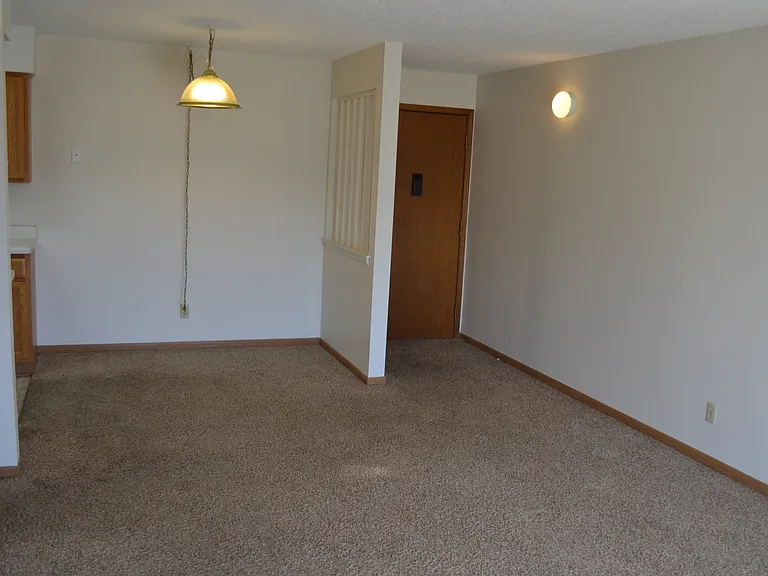 4915 Todd Dr — Photo 3