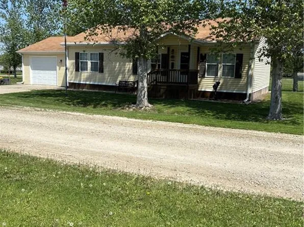 302 S 3rd St, Sheridan, MO 64486