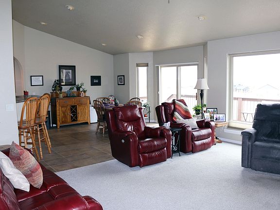 3rd image of 19264 Hat Ranch Dr