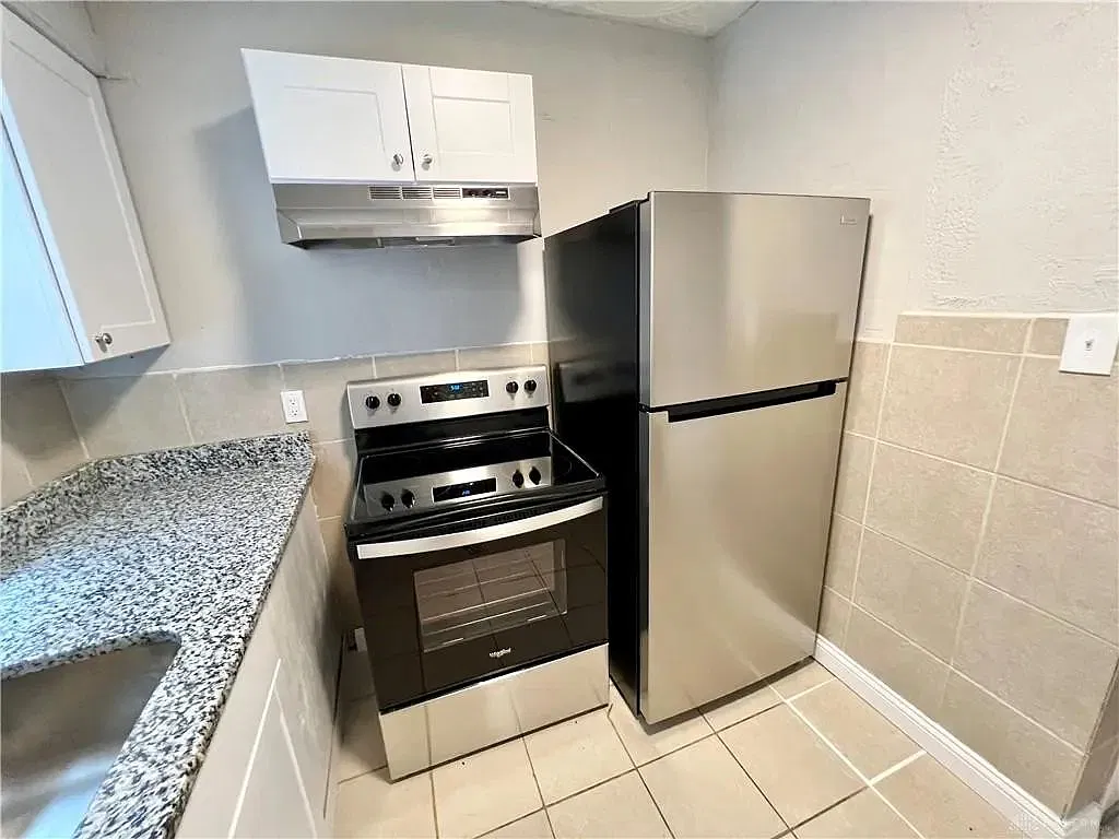 2 bed, 1.0 bath, 836 sqft, $1,390 — Photo 4