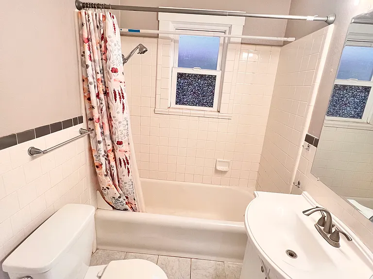 363 Willits St — Photo 7