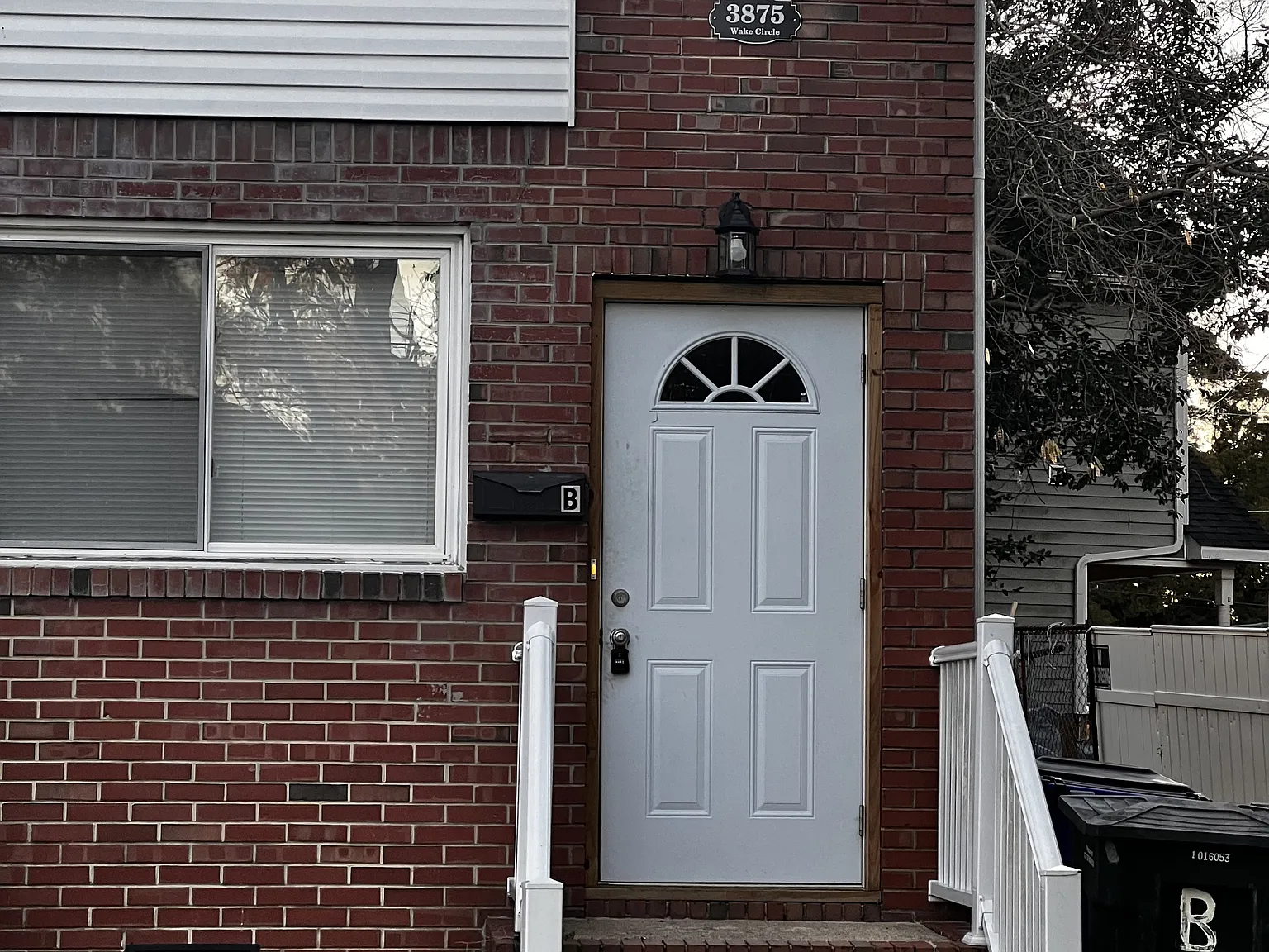 3875 Wake Circle - B — Photo 2