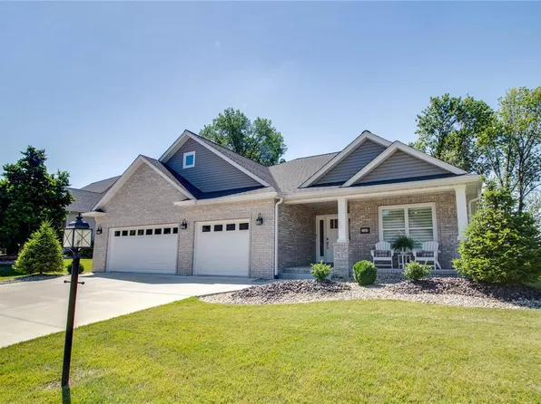 1113 White Oak Trl, Godfrey, IL 62035