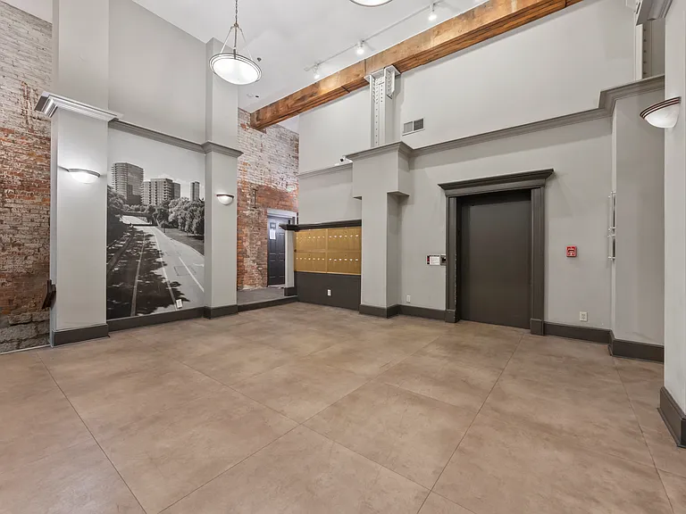 544 S Front St #315 — Photo 27