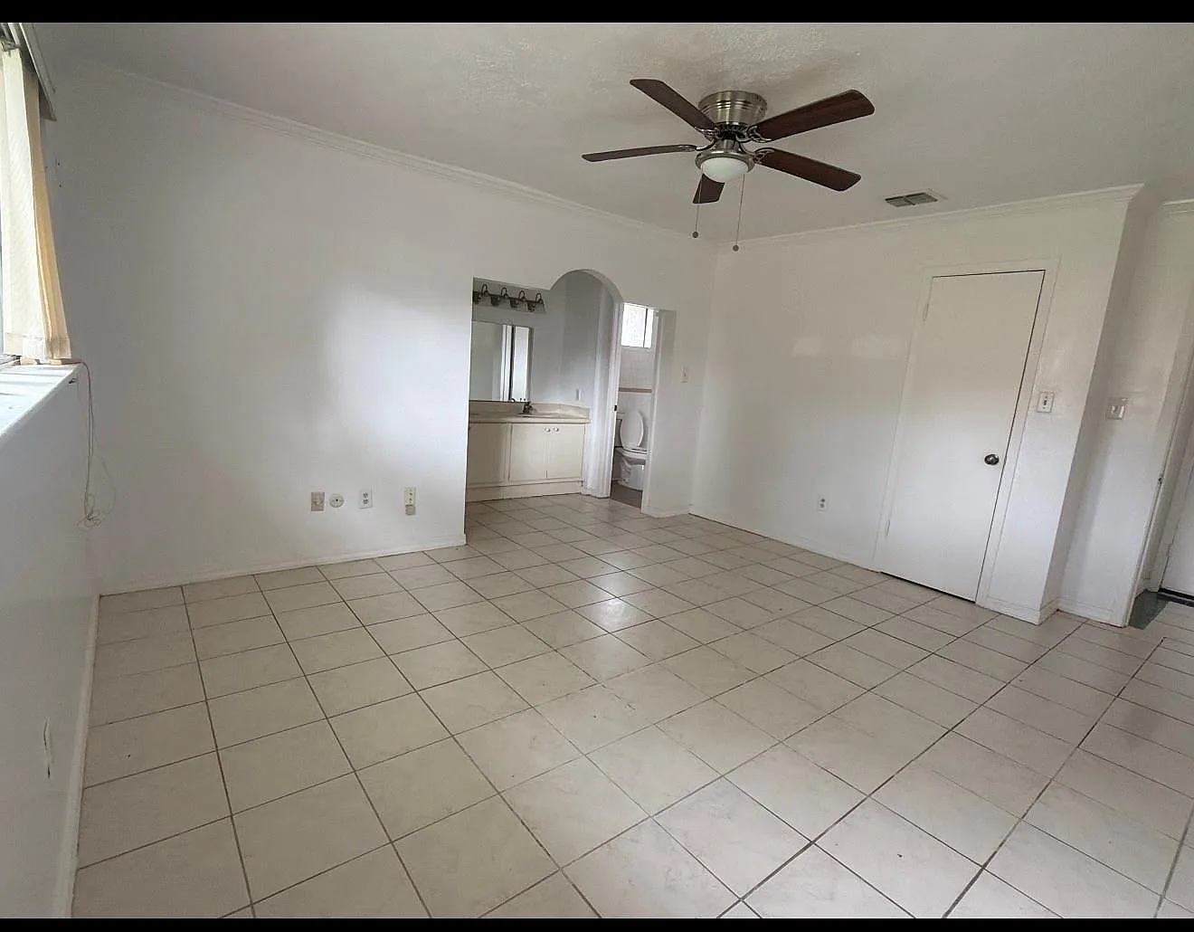 3 bed, 2.0 bath, 1712 sqft, $1,890 — Photo 2