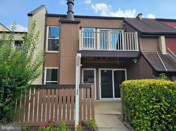 3939 El Soneta Pl #4, Alexandria, VA 22309