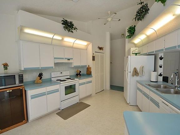 4th image of 18549 Lake Worth Blvd