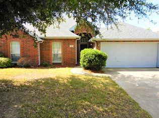 308 Craddock Dr, Glenn Heights, TX 75154